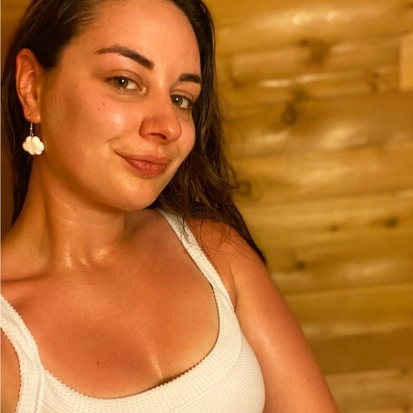 Meet your Posher, Amanda - Picture 3 of 4